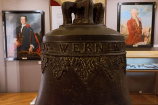 Komu bił ten dzwon? Unikatowy eksponat w muzeum w Lesznie [ZDJĘCIA]