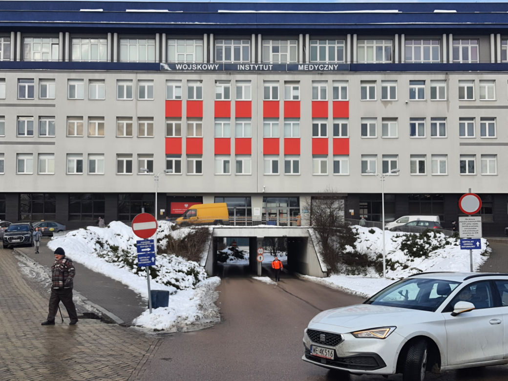 Dramat na SOR-ach w Warszawie. Tłum pacjentów ze złamaniami