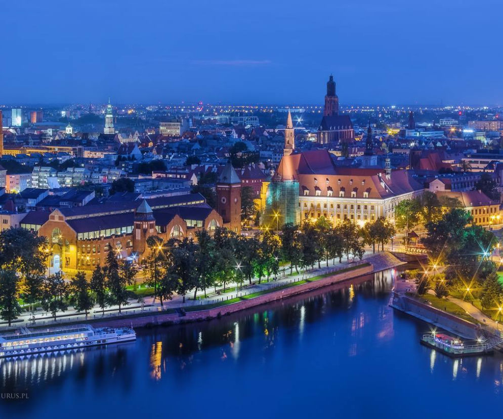 Bulwary zbiegają się tam, gdzie znajduje się most Piaskowy