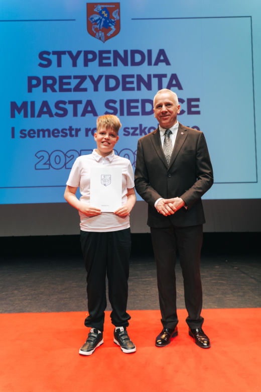 Najzdolniejsi uczniowie odebrali stypendia Prezydenta Miasta Siedlce
