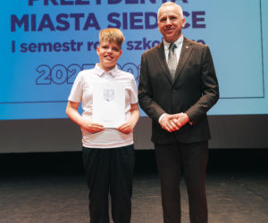 Najzdolniejsi uczniowie odebrali stypendia Prezydenta Miasta Siedlce