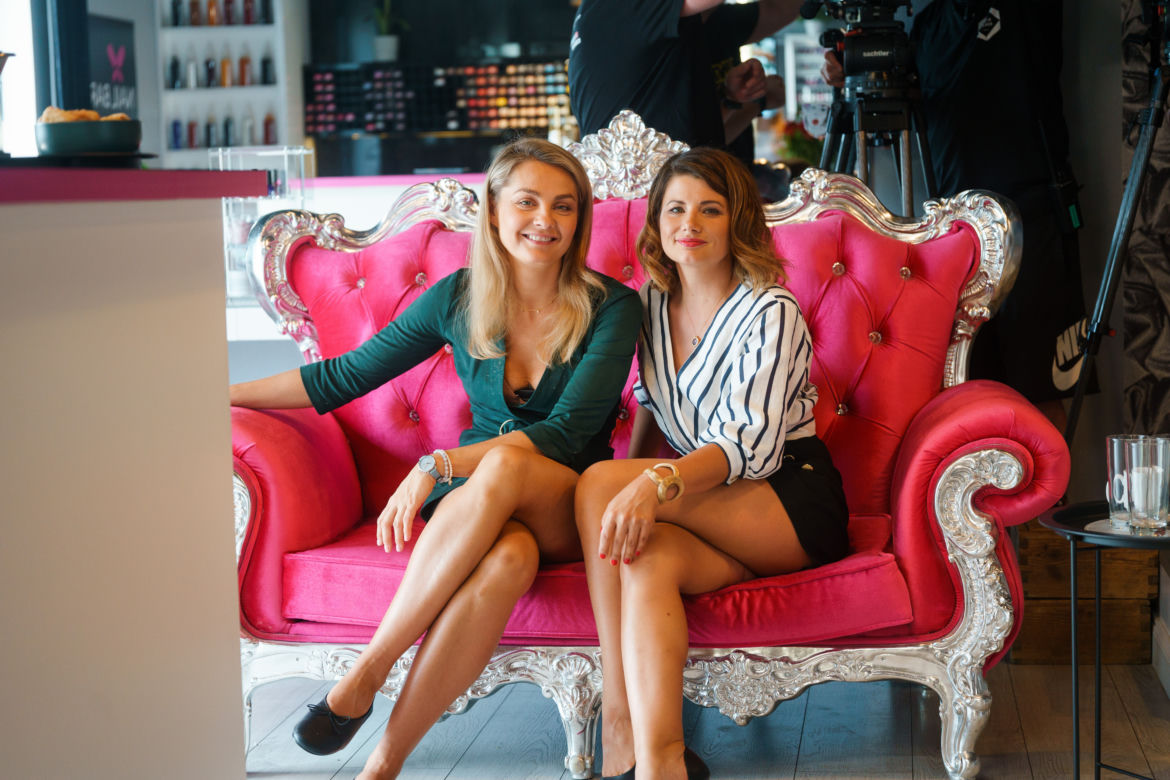 Przyjaciółki 18 odc. 207. Inga (Małgorzata Socha), Dorota (Agnieszka Sienkiewicz)