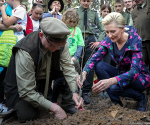 Agata Duda złapała za łopatę. Pierwsza dama jakiej nie znacie