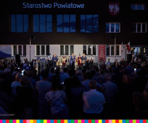Premier Mateusz Morawiecki przyjechał na Podlasie i rozdaje czeki 