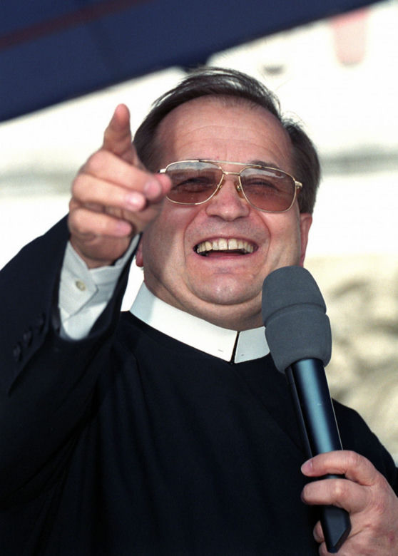 Tak zmieniał się ojciec Rydzyk, 2000r.