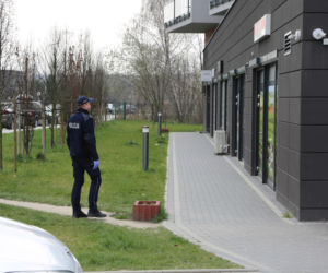 Policja i wojsko upominają i karają mieszkańców Krakowa