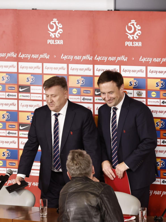 Cezary Kulesza i sekretarz Łukasz Wachowski ogłosili nowego sponsora PZPN