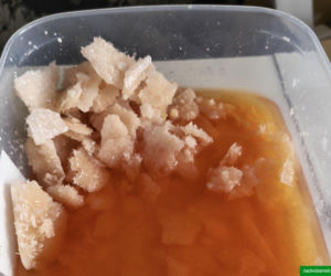 Laboratorium mefedronu w domu w Wawrze