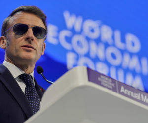 Trump wyśmiał Emmanuela Macrona. Co do diabła!