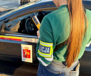 Masowe kontrole w całej Warszawie! Policja przeczesuje dworce i bazary!
