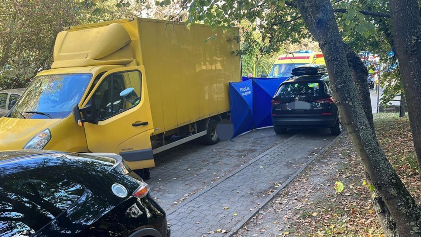 Dwukrotnie rozjechana przez dostawczaka. Śmiertelnie potrącona 24-latka sekundy przed śmiercią krzyczała: „pomocy!”