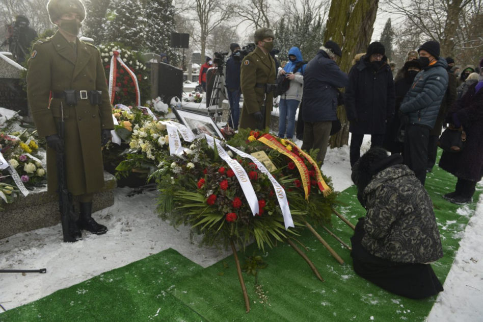 Papcio Chmiel został pochowany na Cmentarzu Bródnowskim