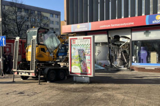 Koparka wjechała do apteki