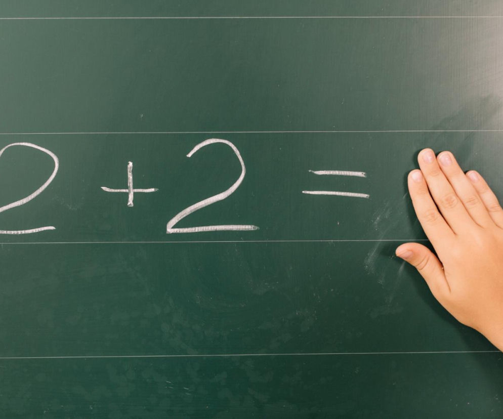 Ile to jest 40−(6+4)×2+24÷6=? Uczeń podstawówki obliczy w mig, a ty?