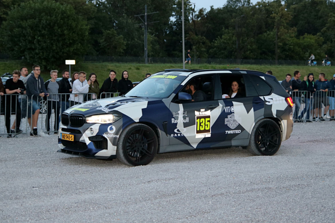Gumball 3000 2017 w Warszawie pod Stadionem Narodowym