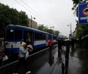 Kraków całkowicie sparaliżowany przez ulewy 23.05.2019: zalane drogi, brak prądu, nie kursują tramwaje