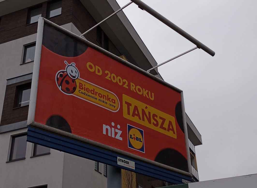 Plakat reklamowy Biedronki (21.02.2024)