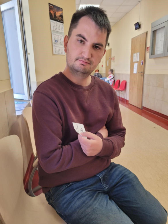 Lekarze zdiagnozowali u pana Przemysława rzadkie mutacje genetyczne. „Toczę nierówną walkę”