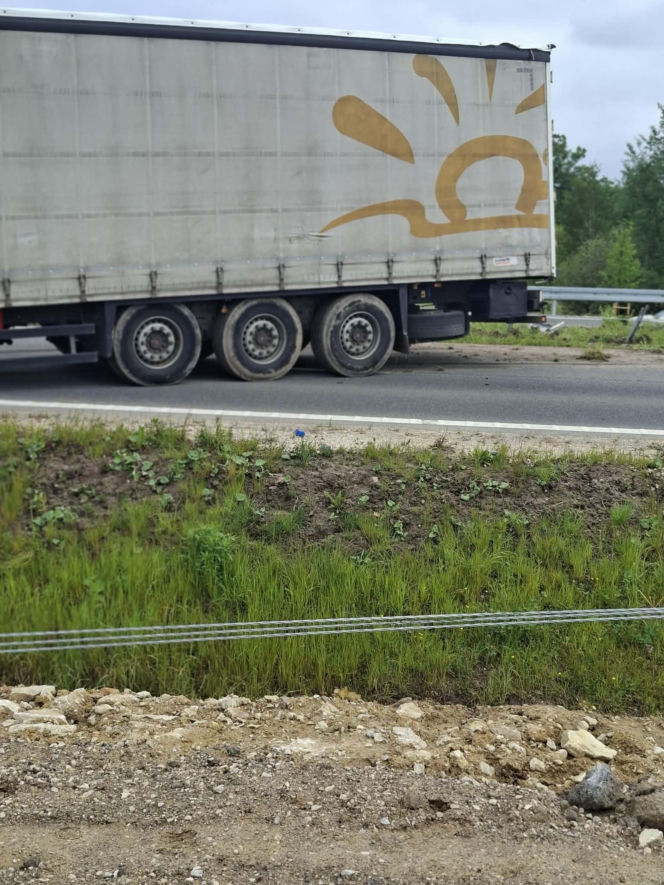 Ciężarówka zablokowała obwodnicę Wąchocka