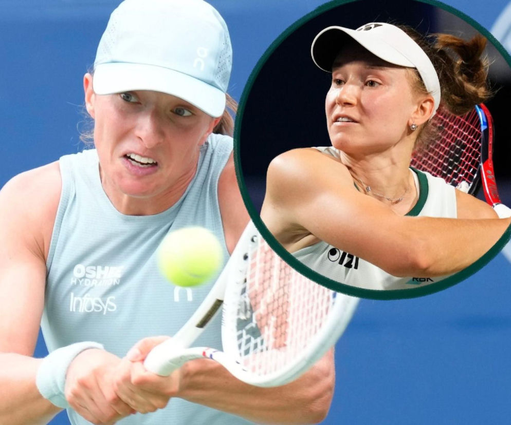 Iga Świątek odbija piłkę. Obok na miniaturze Jelena Rybakina. Relację z Cincinnati śledź na SE Supersport.