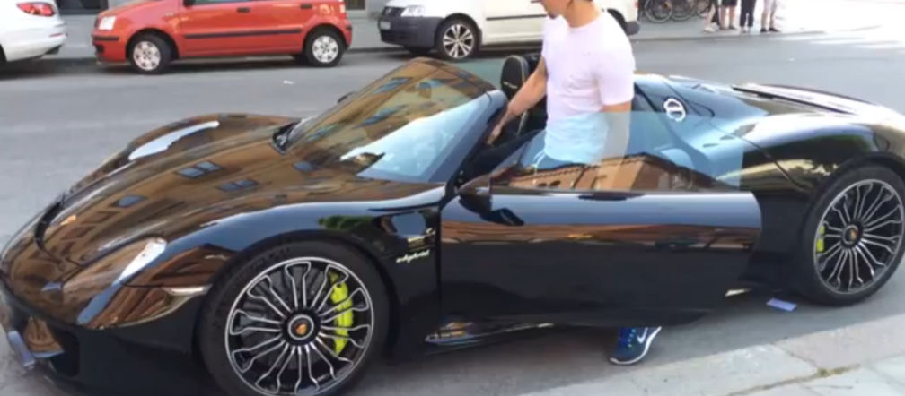 Zlatan Ibrahimović w Porsche 918 Spyder