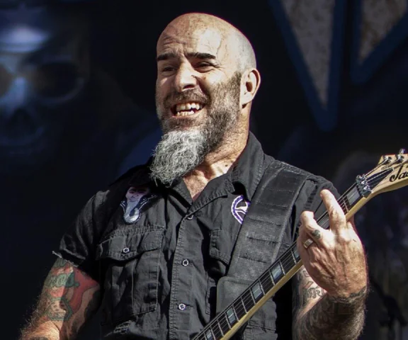 Scott Ian ma polskie korzenie! Przejmujący wpis gitarzysty tuż przed koncertem na Mystic Festival o jego dziadku