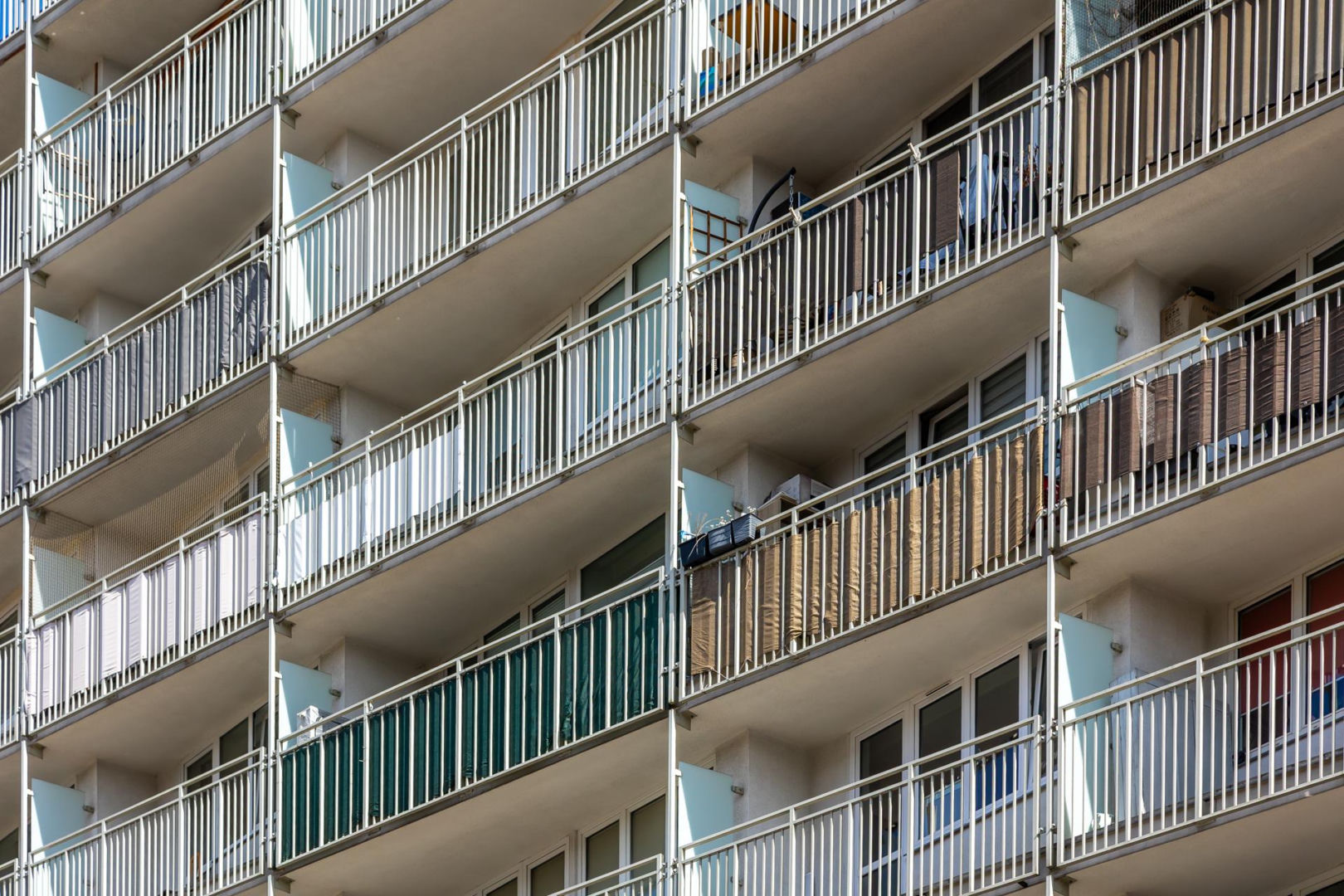 Blok przy Targowej 42 w Warszawie