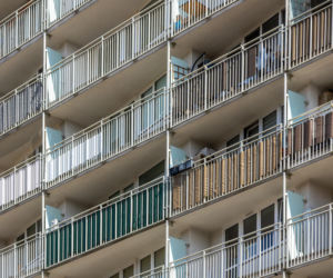 Blok przy Targowej 42 w Warszawie