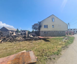 Nowa Biała po długiej walce z ogniem. Ogrom zniszczeń mrozi krew w żyłach. Co było przyczyną pożaru? 