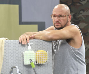 W serialu grali m.in. Anna Przybylska, Katarzyna Cichopek, Joanna Koroniewska, Krzysztof Kowalewski, Hanna Śleszyńska, Paweł Wawrzecki i Piotr Gąsowski.