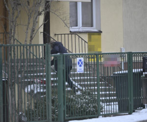 Kuzyn Kaczyńskiego dba o krewnego i odśnieża schody