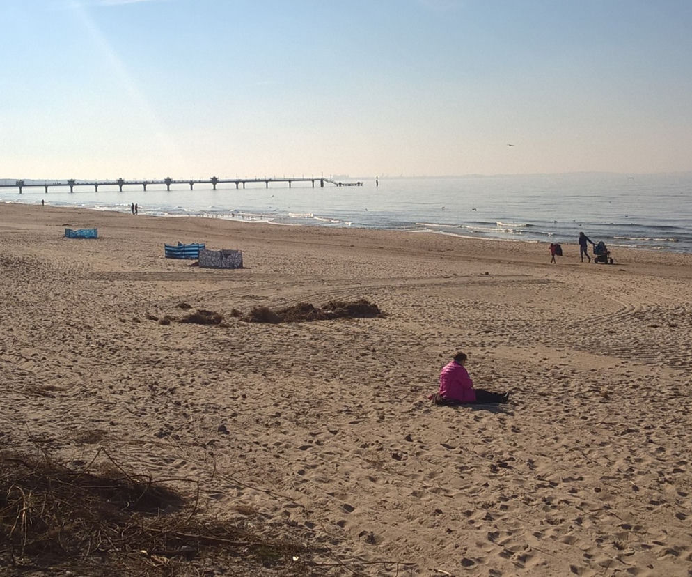 Pierwsze parawany na plaży w Międzyzdrojach