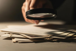 Seniorki straciły dziesiątki tysięcy złotych. Jak działają oszuści?