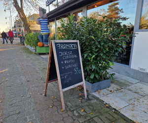 Nowy trend nad morzem! Lody i pamiątki w połowie listopada? Ta nadmorska miejscowość jest czynna cały rok
