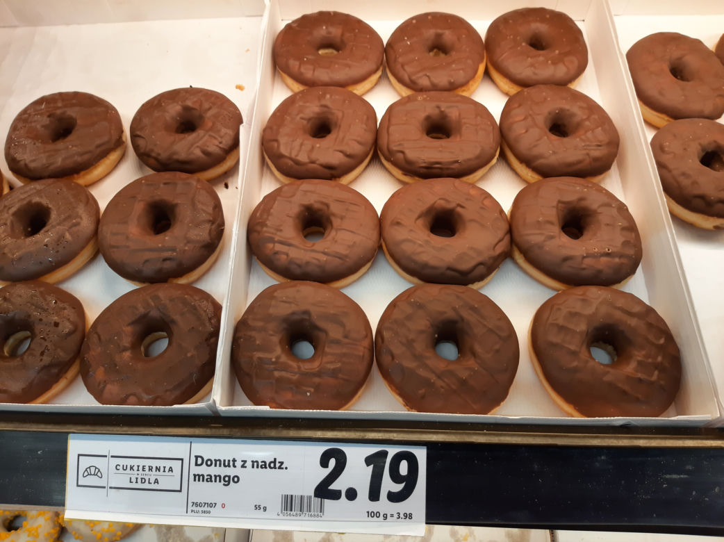 Tłusty Czwartek 2023: Sprawdziliśmy, ile zapłacimy za pączki w rzeszowskich marketach