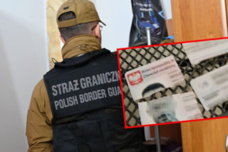 Chciały tylko pomóc? Matka i córka staną przed sądem. Zaskakujący finał akcji na lotnisku