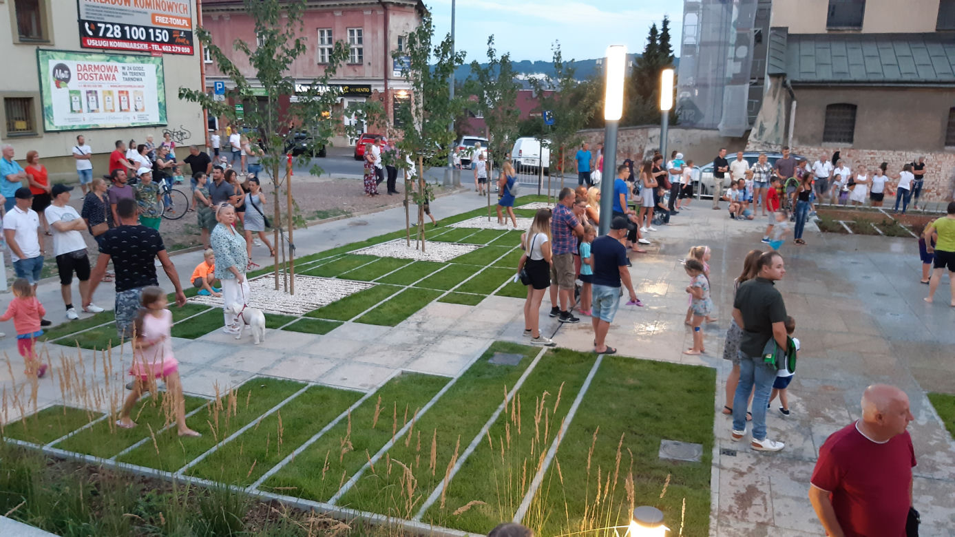 Odnowiony skwer przy Małych Schodach                                                          