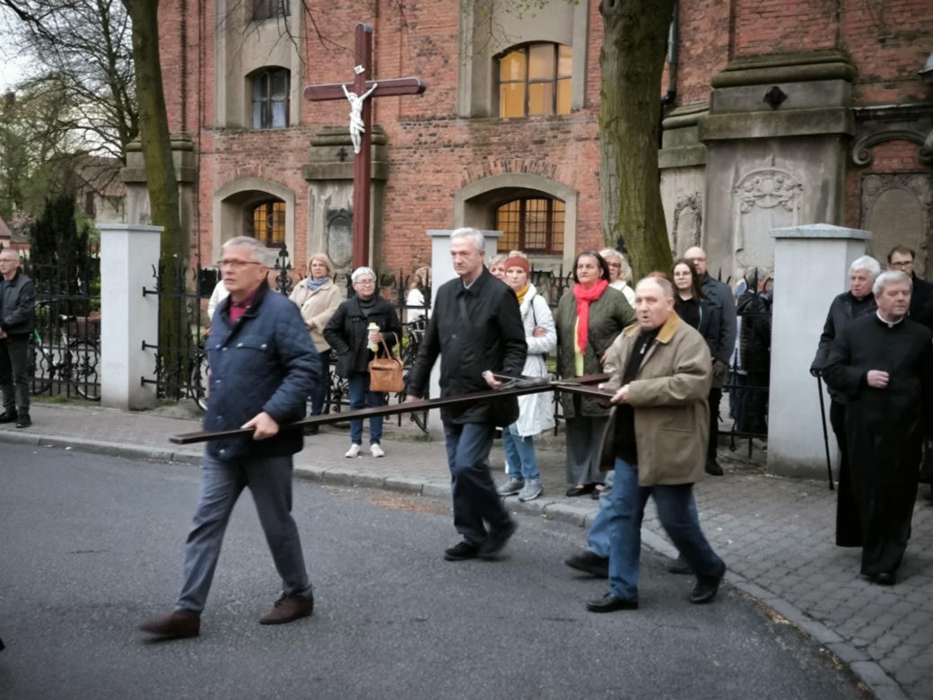 Droga Krzyżowa przeszła ulicami Leszna