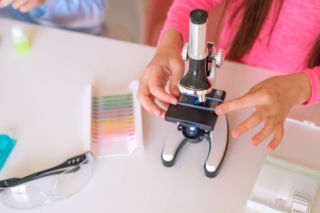 Koniec z toksyczną terapią? Polskie „nanokwiaty” uderzą prosto w chorobę kości