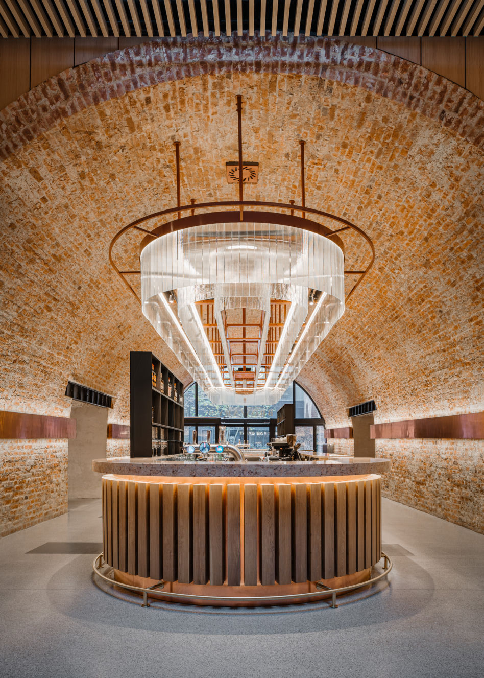 Food Hall na terenie Browarów Warszawskich 
