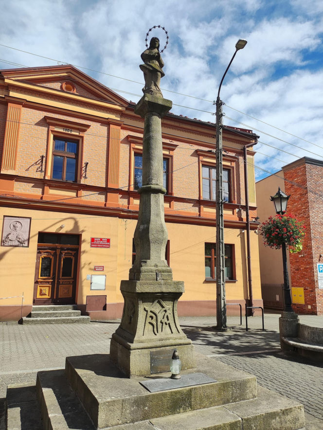 To jedno z najpiękniejszych miast w Małopolsce. Kiedyś było wsią, która należała do króla