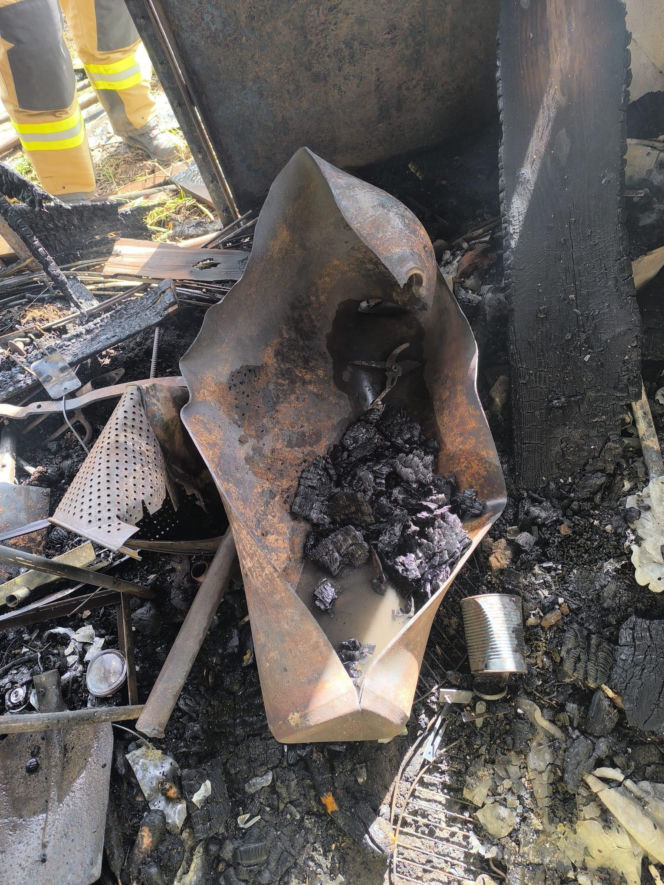 Dramatyczna walka z ogniem. Auta płonęły jak zapałki, dwie osoby w szpitalu!