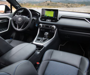 Toyota RAV4 2.5 Hybrid Dynamic Force 218 KM FWD e-CVT Selection