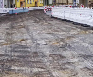 Przedwojenne torowisko tramwajowe na ul. Emilii Plater