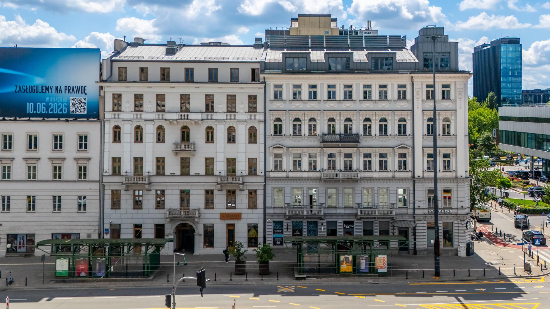 Południowa pierzeja Alej Jerozolimskich w centrum Warszawy