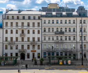 Południowa pierzeja Alej Jerozolimskich w centrum Warszawy