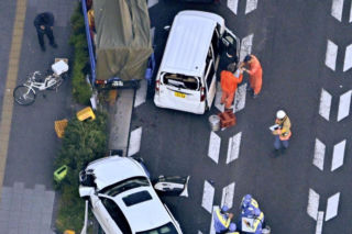 Japonia/ Samochód wjechał w pieszych w Tokio; dwie osoby bez oznak życia, kilkoro rannych