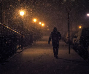 Zima paraliżuje północ Niemiec. Pociągi nie kursują, pasażerowie czekają