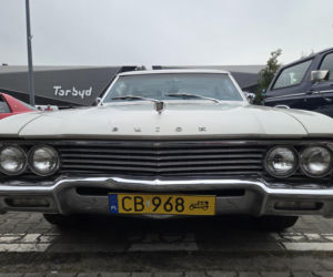 Prawdziwe motoryzacyjne perełki pod Torbydem! Bydgoskie Klasyki Nocą znów zachwyciły