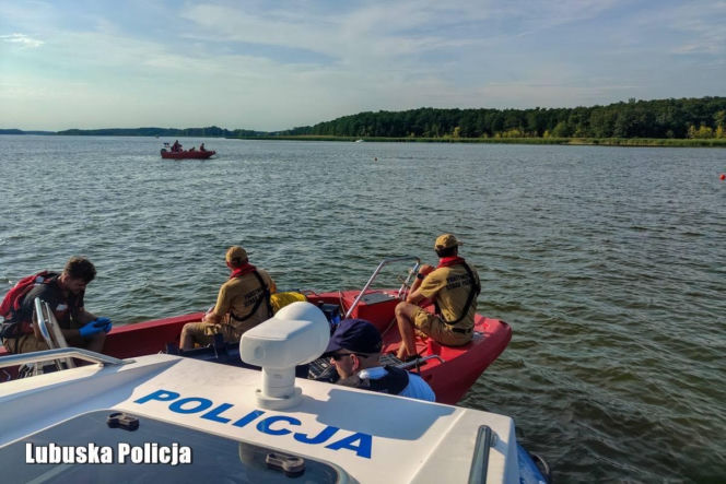Akcja ratunkowa na Jeziorze Sławskim